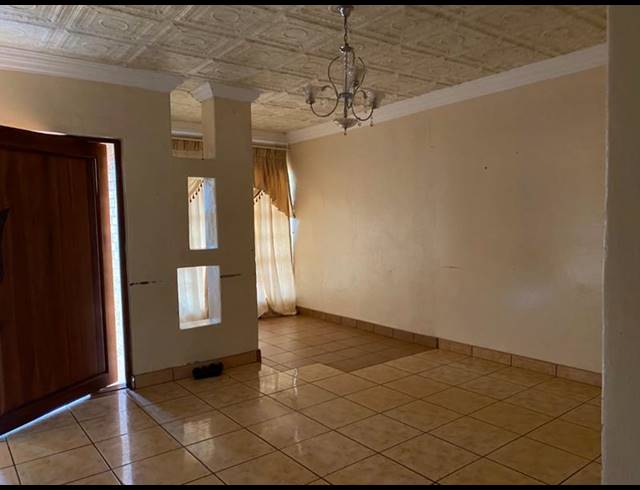 4 BEDROOM HOUSE FOR SALE IN NYLPARK